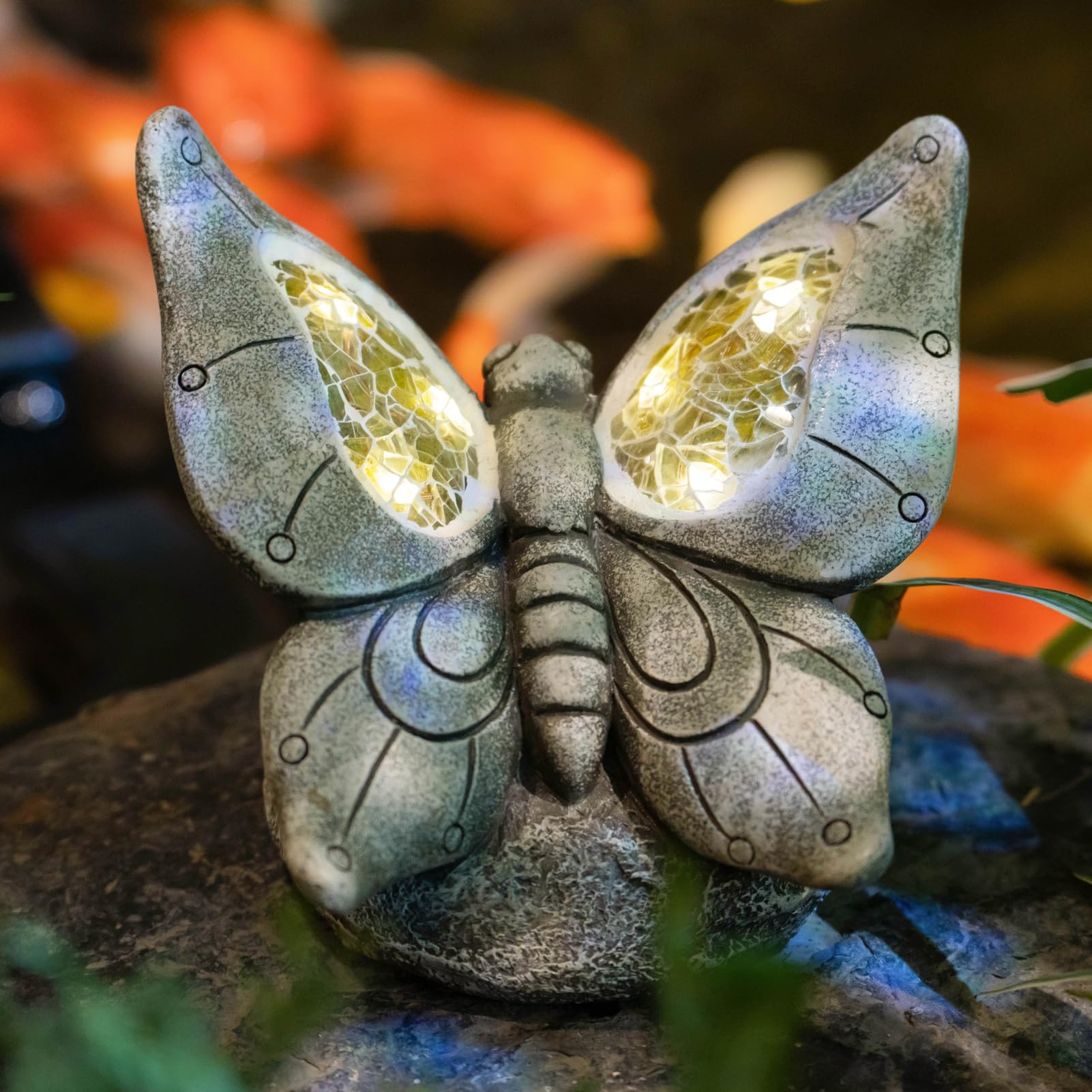 Garden Statue Dragonfly,Solar Dragonfly Decor for Outdoor,Resin Dragonfly Figurine with Solar Light for Patio,Balcony,Yard,Lawn Ornament,Perfect Garden Gift