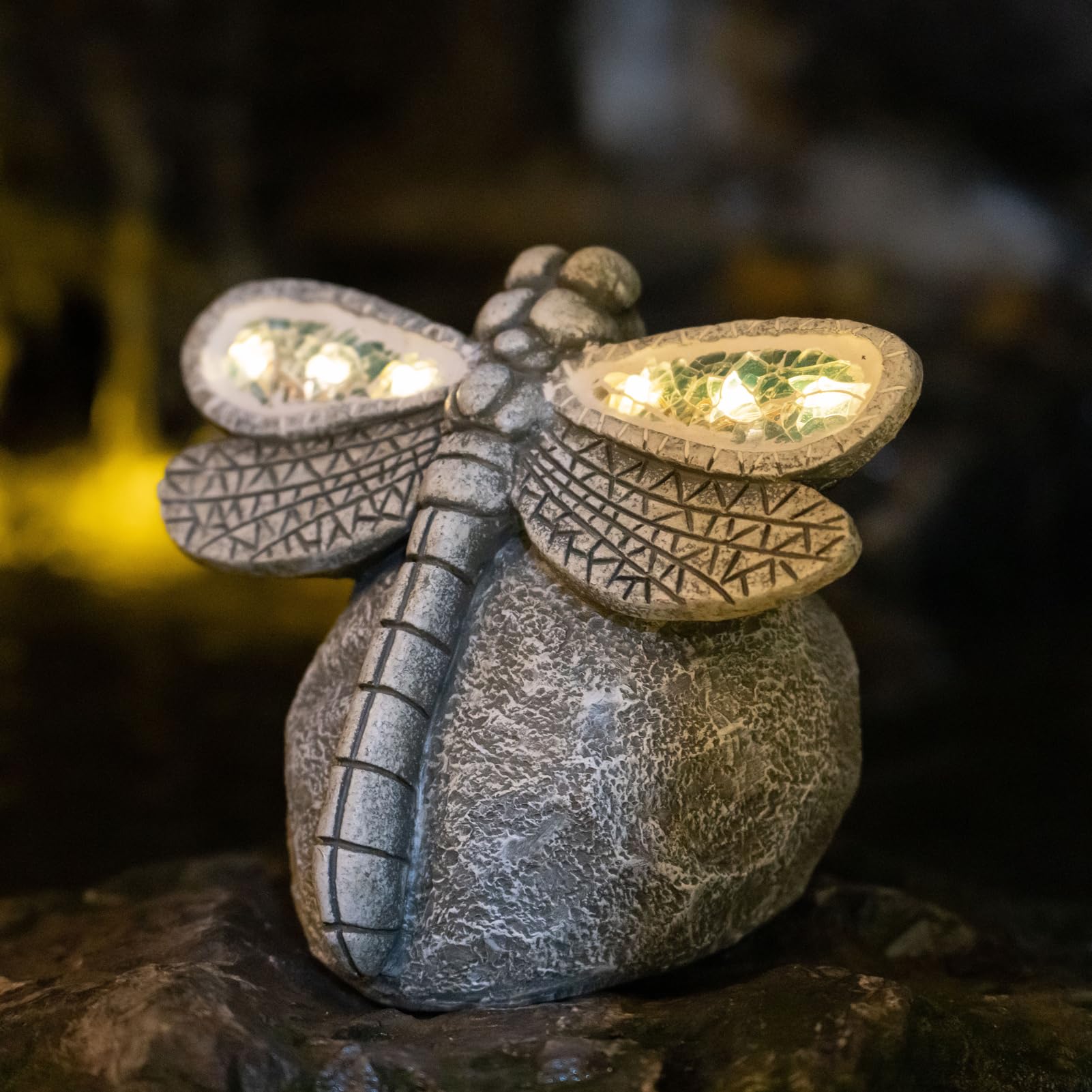 Garden Statue Dragonfly,Solar Dragonfly Decor for Outdoor,Resin Dragonfly Figurine with Solar Light for Patio,Balcony,Yard,Lawn Ornament,Perfect Garden Gift